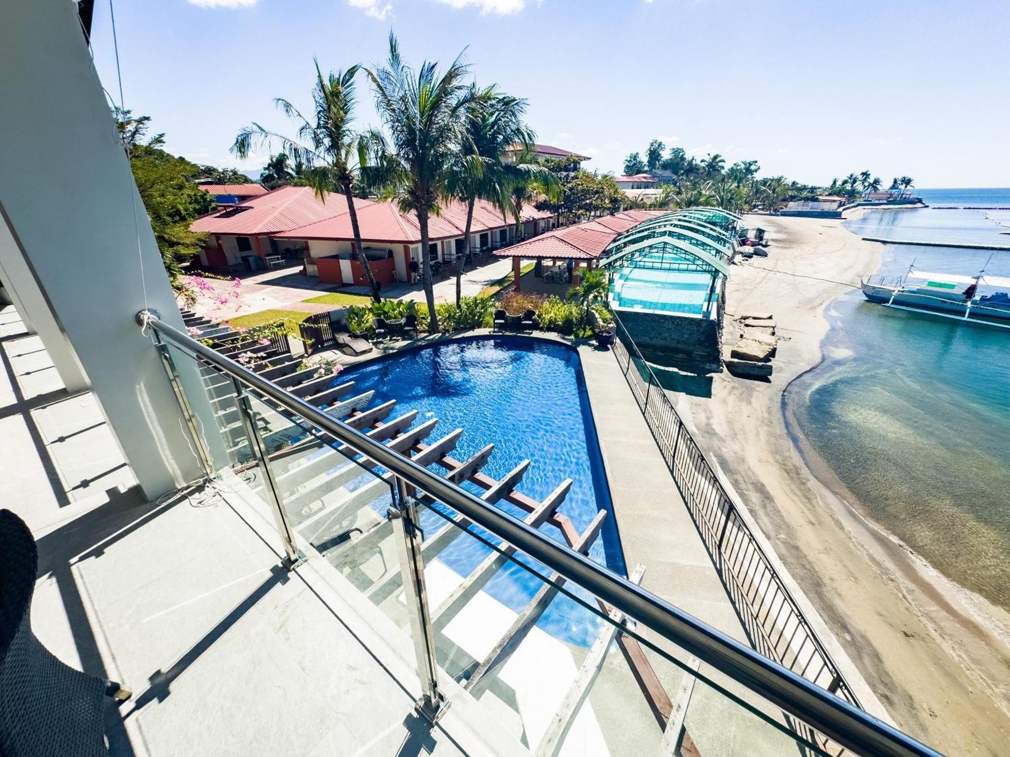 Whiterock Beach Hotel And Waterpark Subic Bay Exterior photo