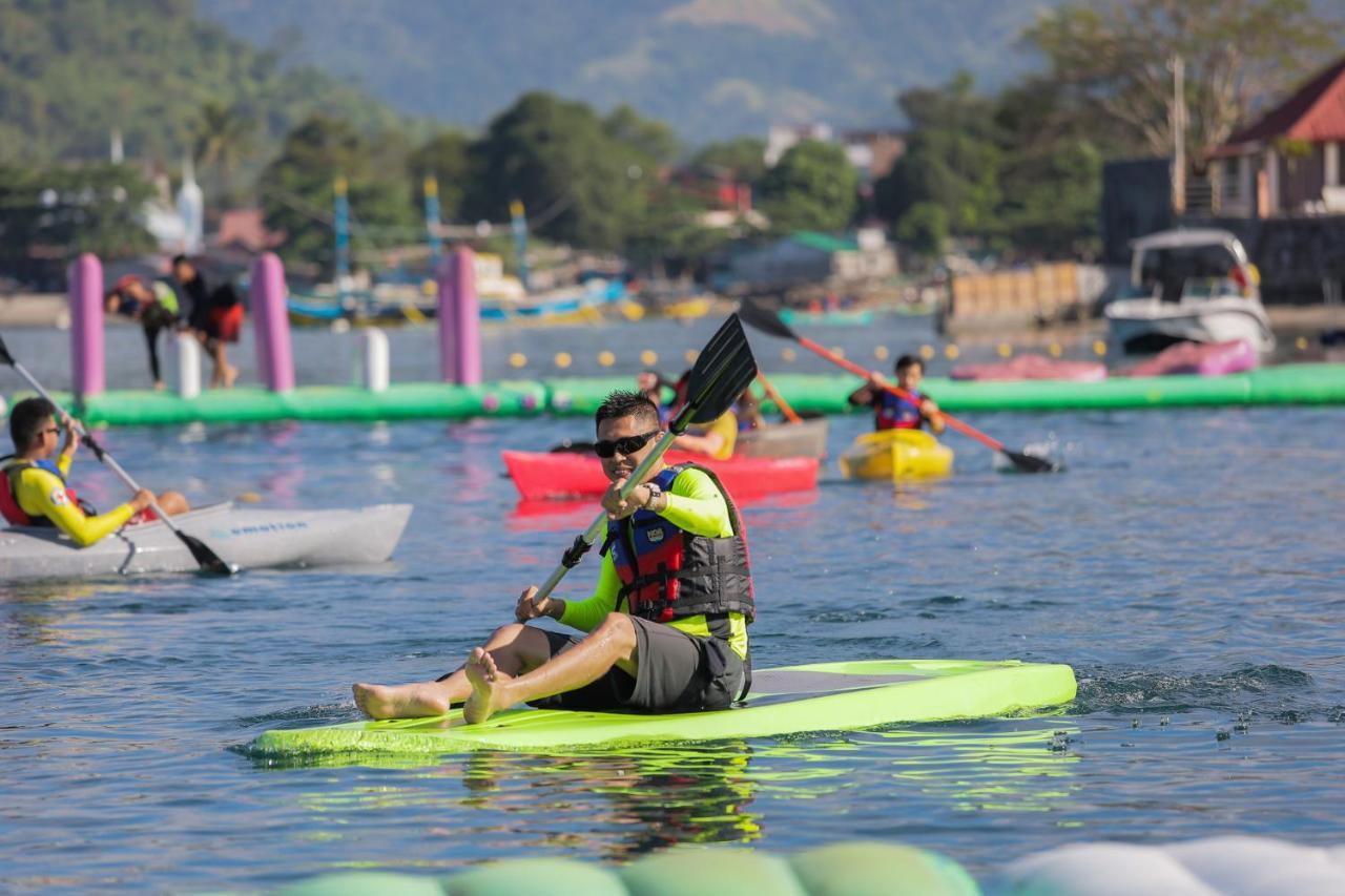 Whiterock Beach Hotel And Waterpark Subic Bay Exterior photo